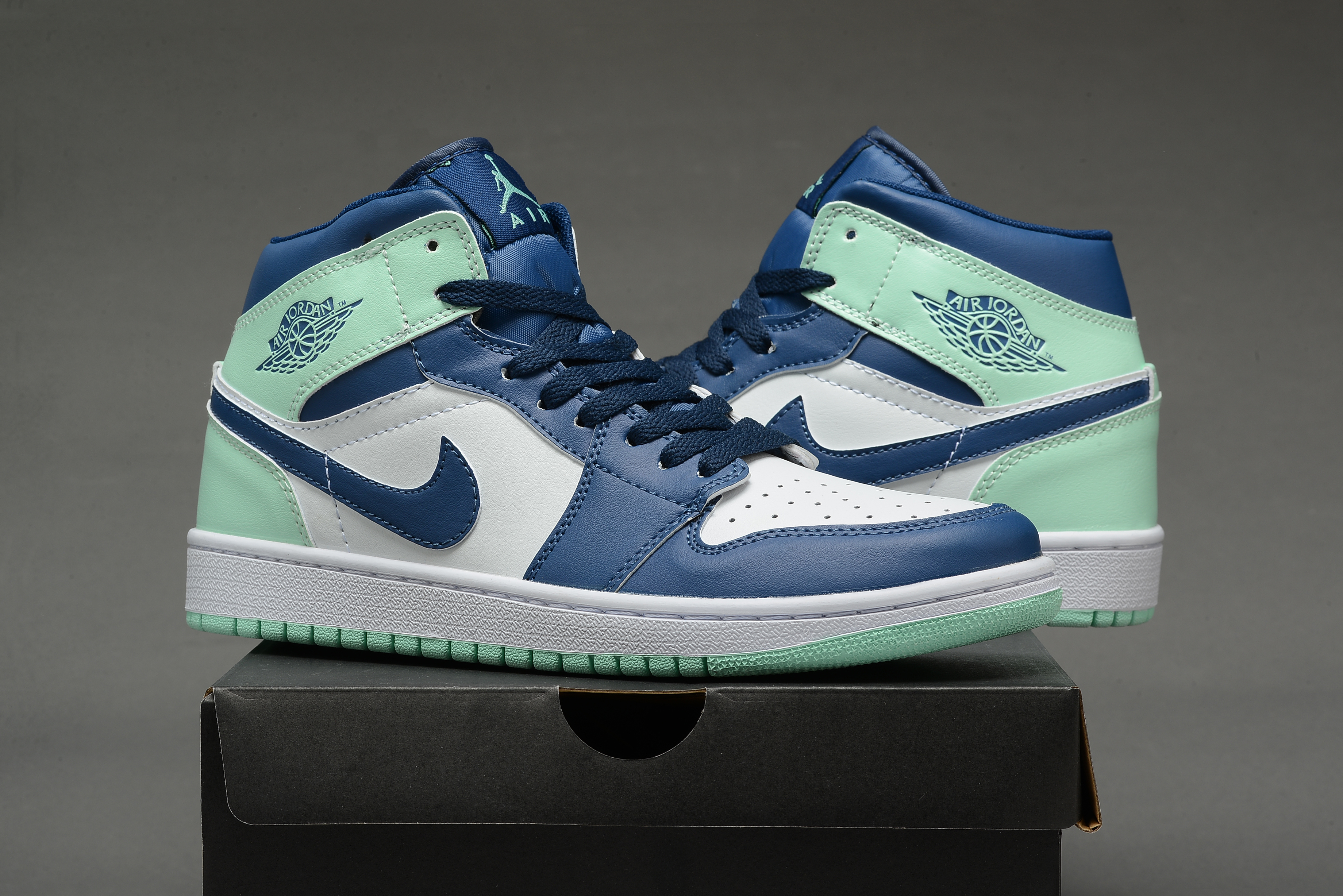 2022 Air Jordan 1 Navy Blue White Shoes